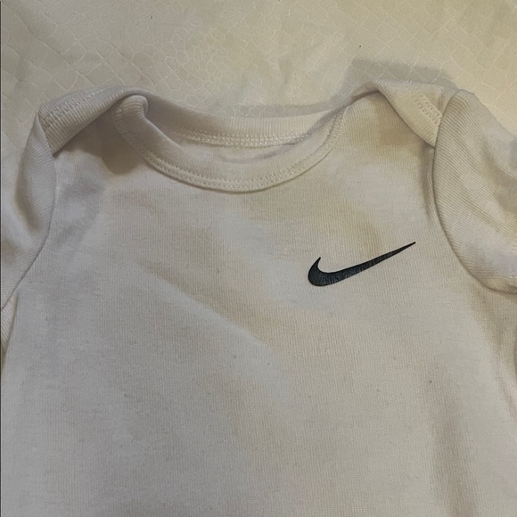 Nike Infant Set - White and Black - Picture 5 of 7